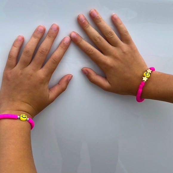 This is the mommy and daughter bracelet👩👧 - Picture 4 of 4